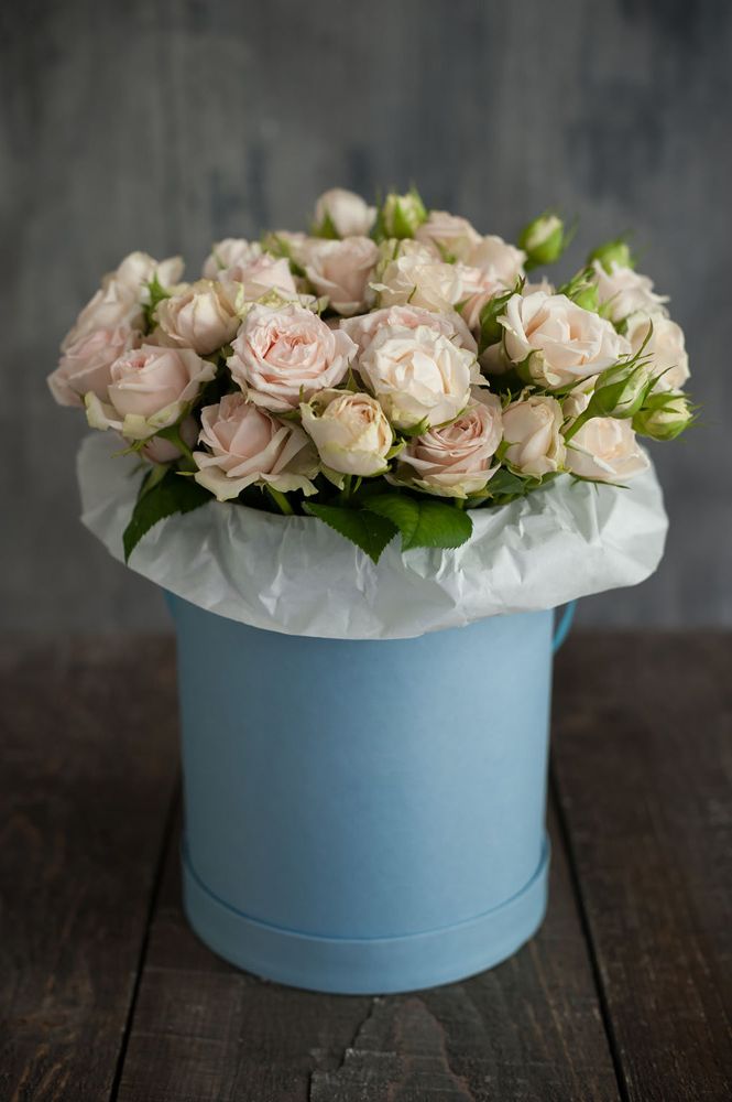 корпоративная коробка с розами для офиса в Мурманске