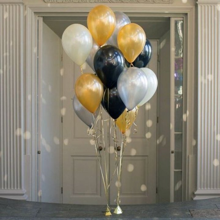 Фонтан шаров "Фаерворк" в Мурманске