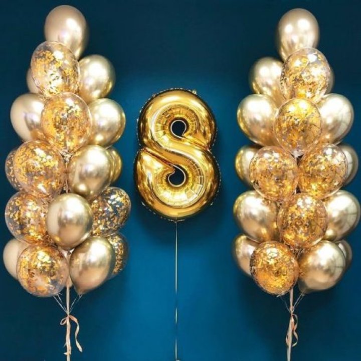 Цифра с фонтанами шаров  в Мурманске