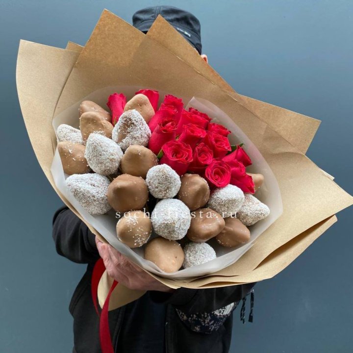 Розы и клубника в шоколаде Мерси в Мурманске