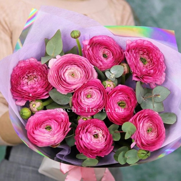 Ранункулюсы с эвкалиптом №2 в Мурманске