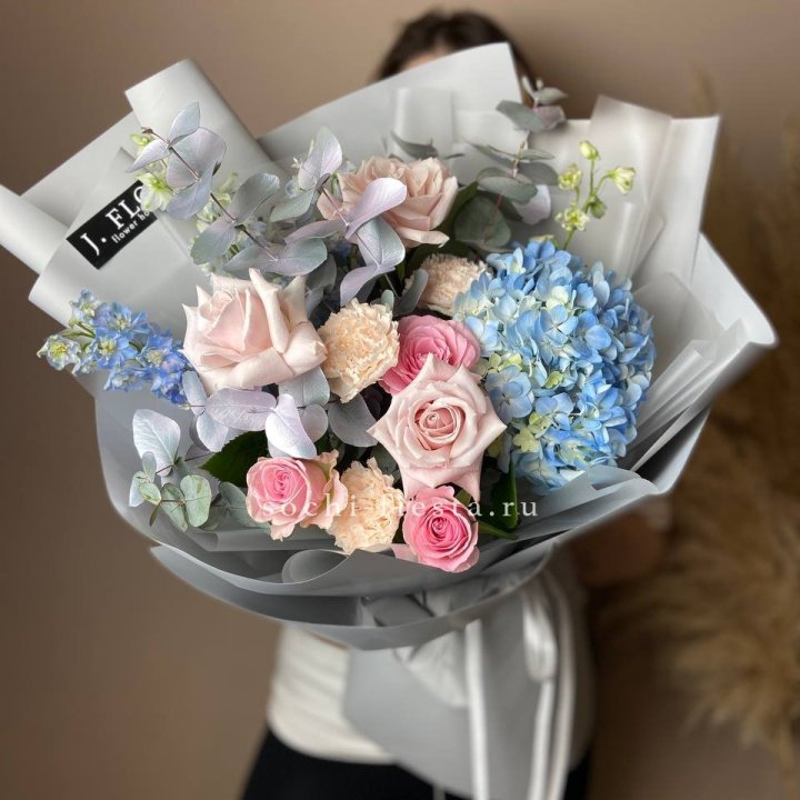 Букет с гортензией № 4 в Мурманске
