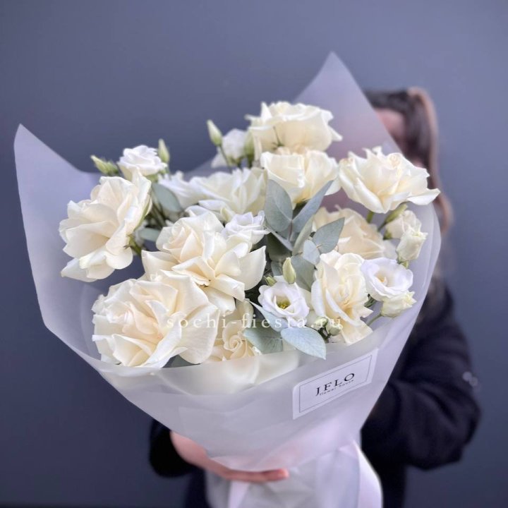 Букет французских роз и эустомы  в Мурманске