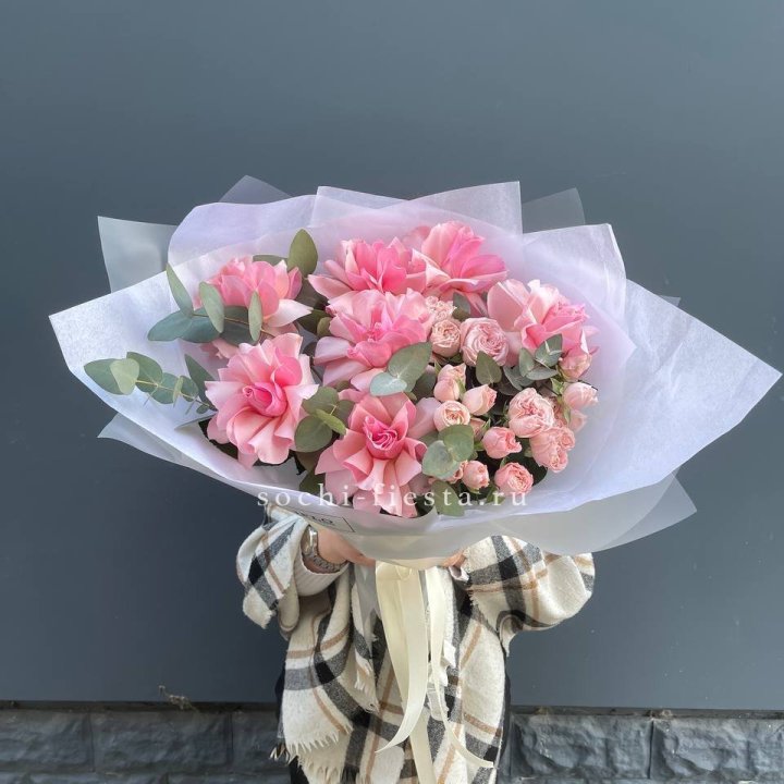 Букет французских и пионовидных роз  в Мурманске