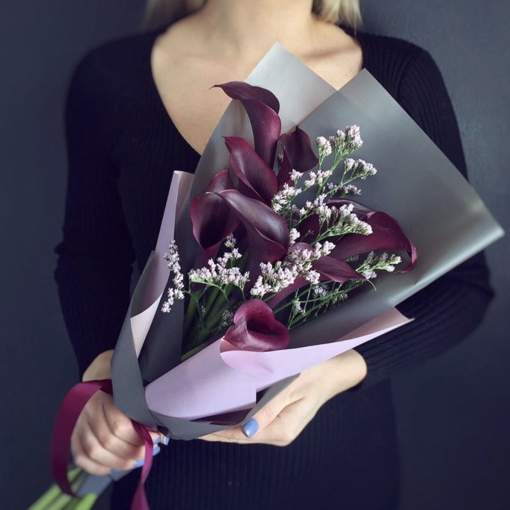 Букет фиолетовых калл в Мурманске