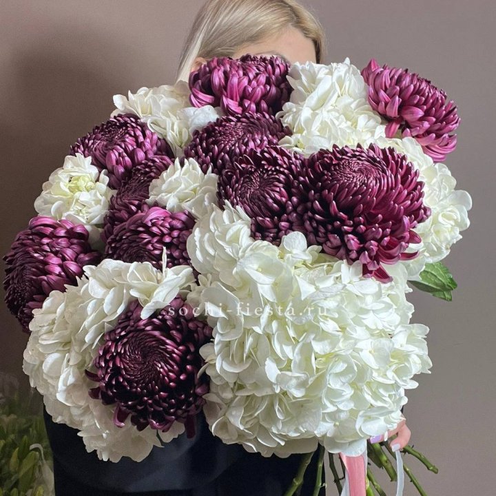 Охапка Бигуди и гортензий в Мурманске