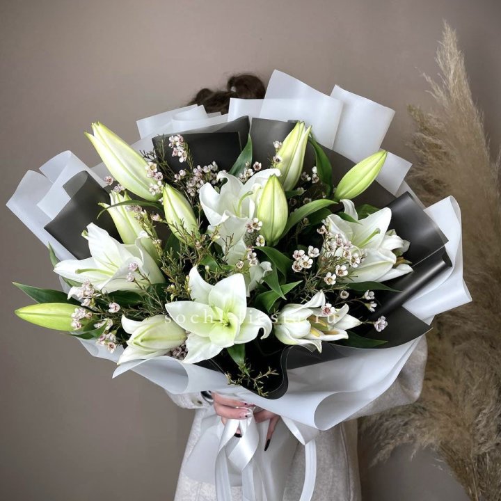 Букет лилий Снежная королева в Мурманске