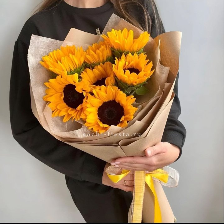 Букет из подсолнухов в Мурманске