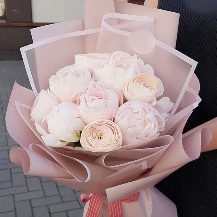 Пионы и ранункулюсы в Мурманске