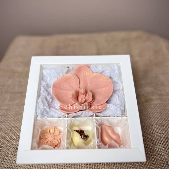 Конфеты из шоколада с Орхидеей в Мурманске