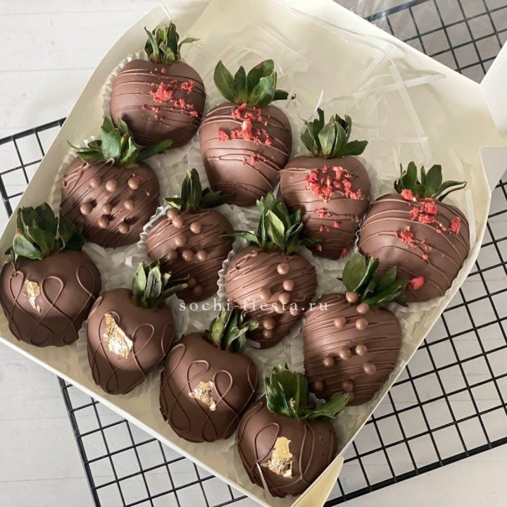 Клубника в шоколаде 12 ягод в Мурманске