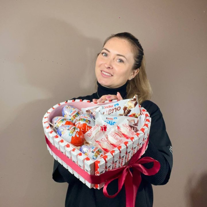 Подарочный набор сердце с Киндерами в Мурманске