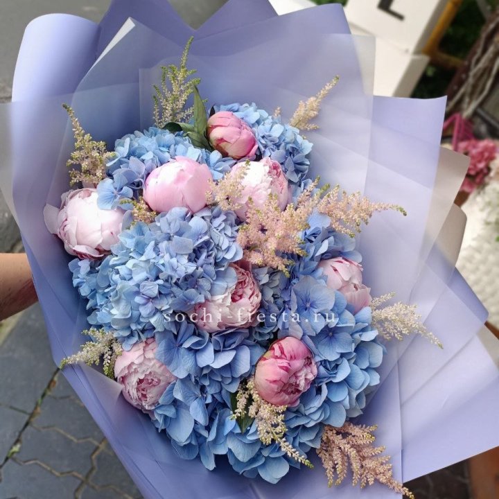 Дизайнерский букет с гортензией №3 в Мурманске