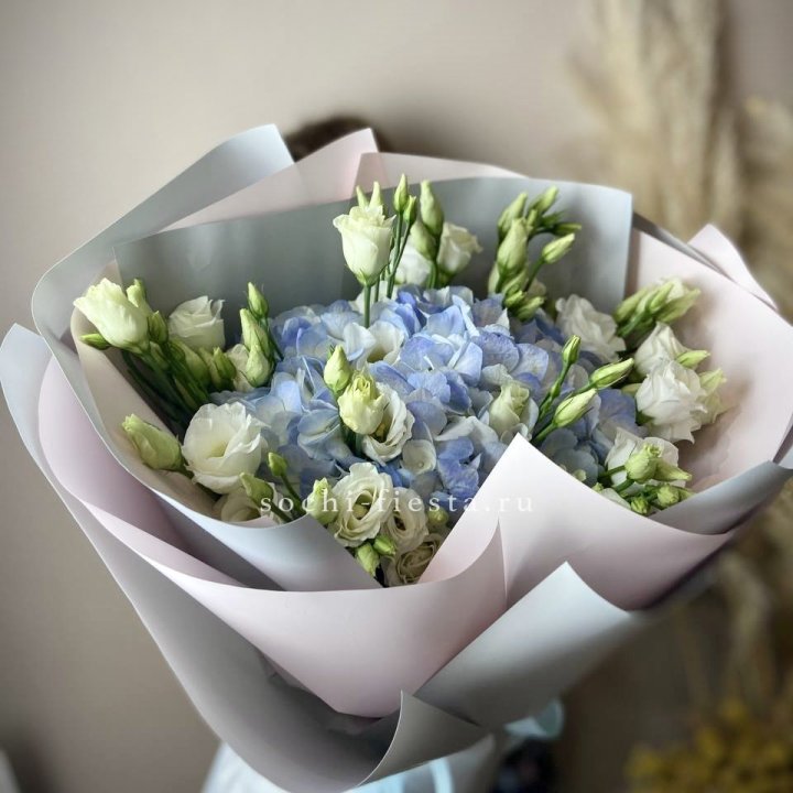 Букет с гортензией "Адель" в Мурманске