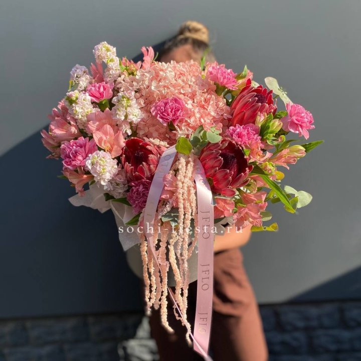 Коробка с цветами "Камикадзе" в Мурманске