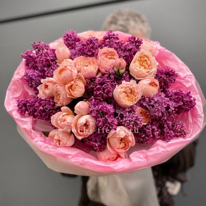  Дуо букет из кустовых роз и сирени в Мурманске