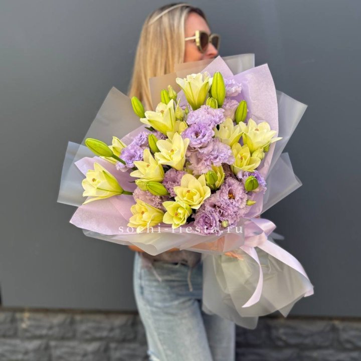  Букет лилий и эустом в Мурманске