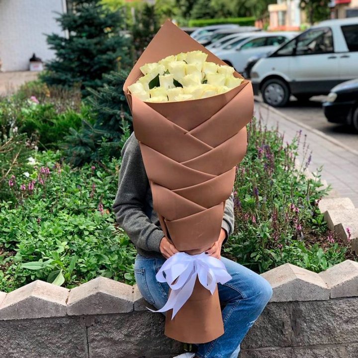 Голландские розы белые "Рыбка" в Мурманске