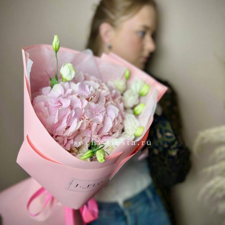 Букет с гортензией №2 в Мурманске