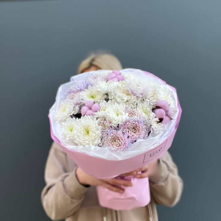 7 нежных хризантем в Мурманске