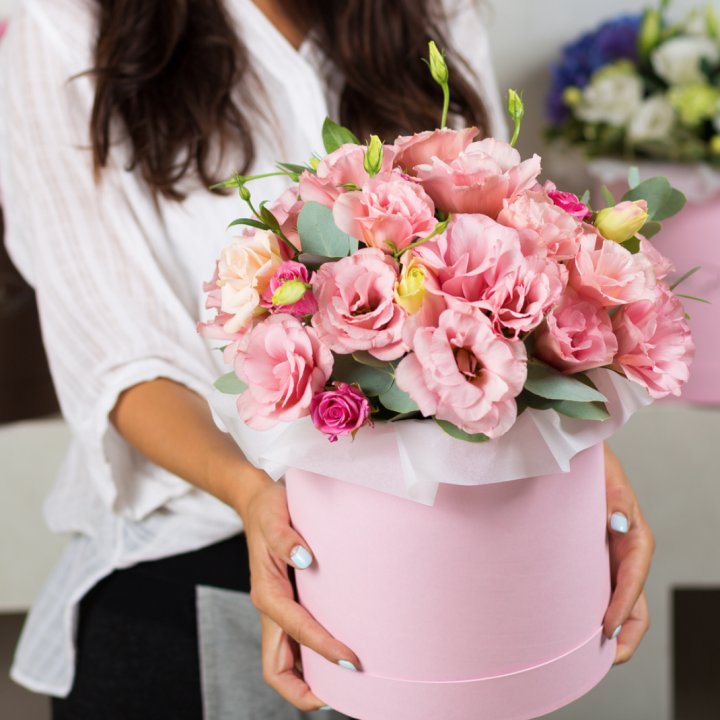 Эустома в шляпной коробке в Мурманске