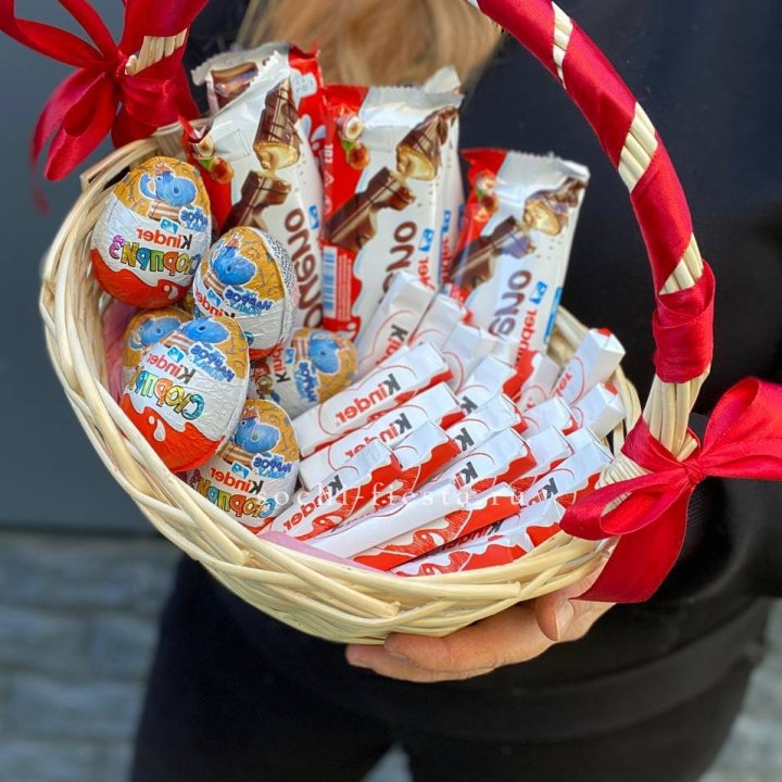 Корзина с киндерами  в Мурманске