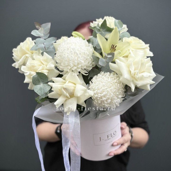 Цветы в шляпной коробке  в Мурманске