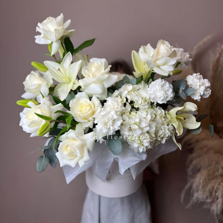 Цветочный бокс "Вайт дримс" в Мурманске