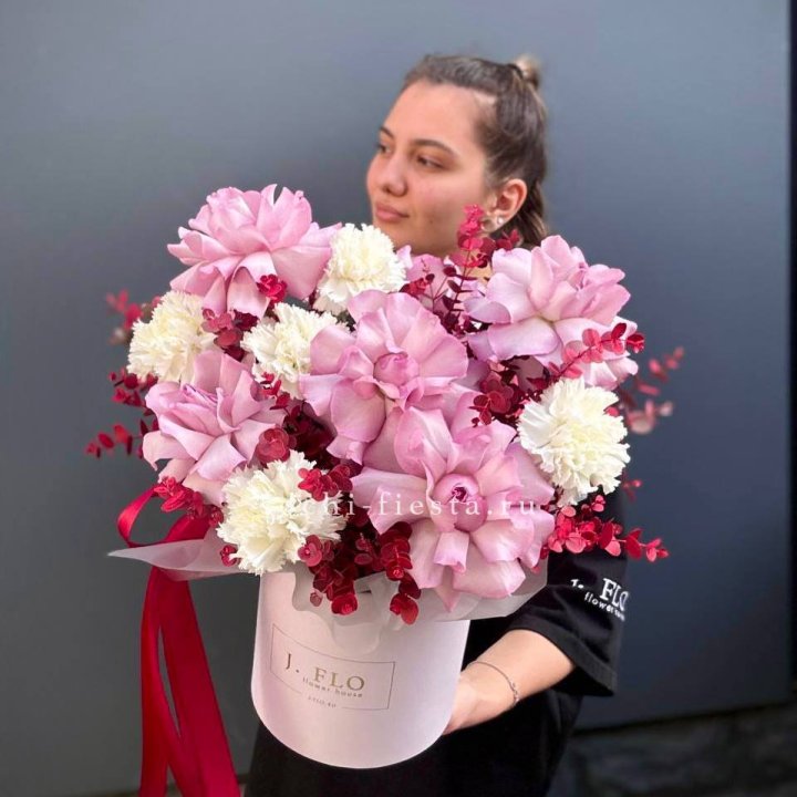 Бокс с французскими розами "Вела вита" в Мурманске