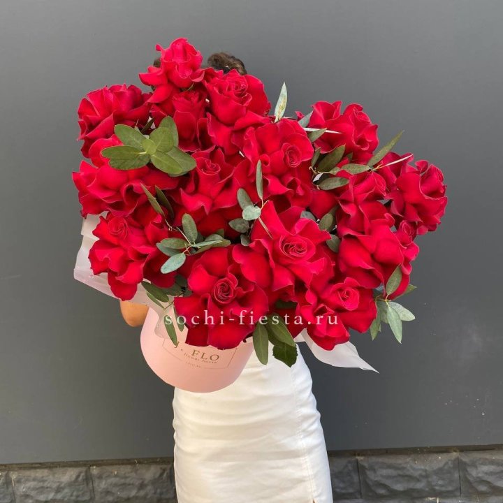 Бокс из 17 французских роз в Мурманске