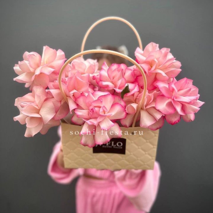 Сумочка розовых роз Венди в Мурманске