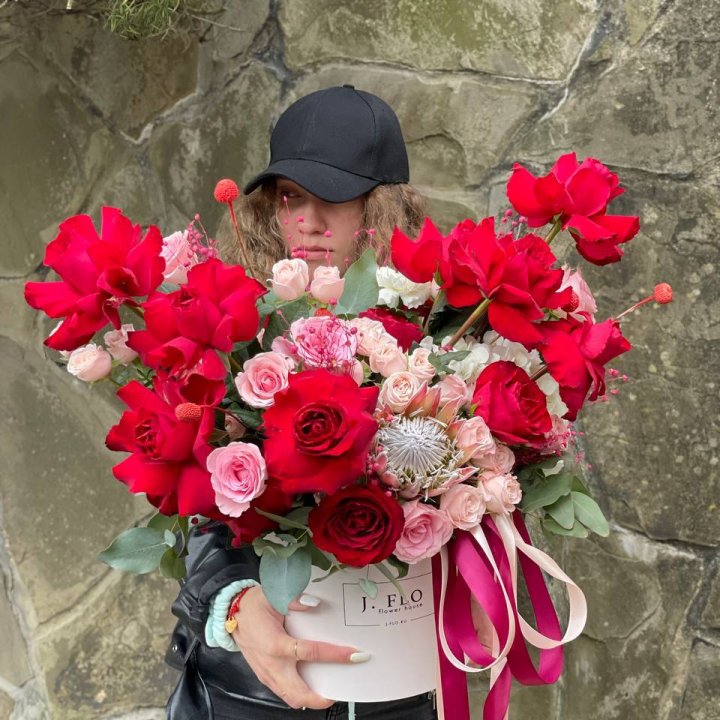 Яркий бокс "Для неё" в Мурманске