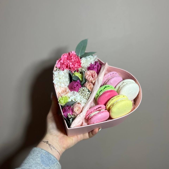 Дуо цветы и макаронсы в Мурманске