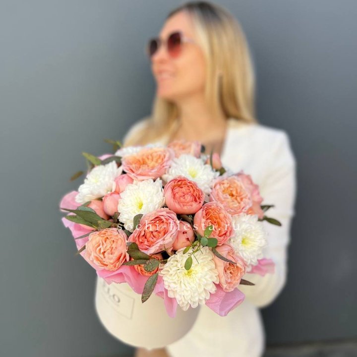 Нежная коробка с цветами в Мурманске