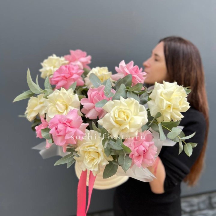 Зефирный бокс из 17 французских роз микс в Мурманске