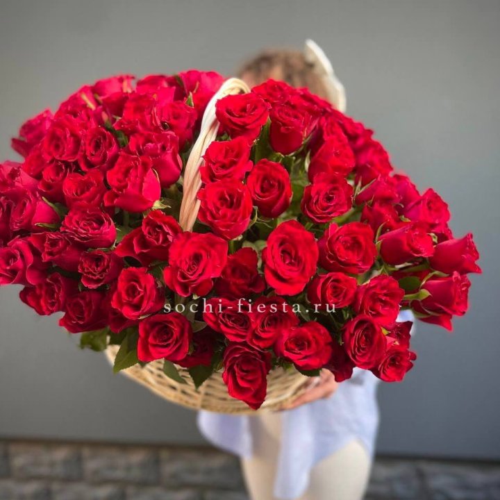 121 красная роза в корзине   в Мурманске