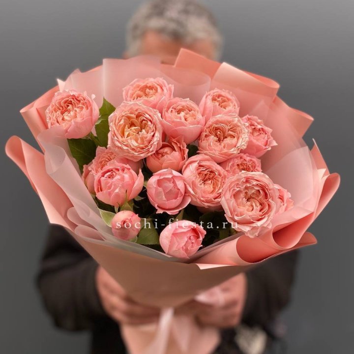 Букет комплимент из кустовых роз Джульетта в Мурманске