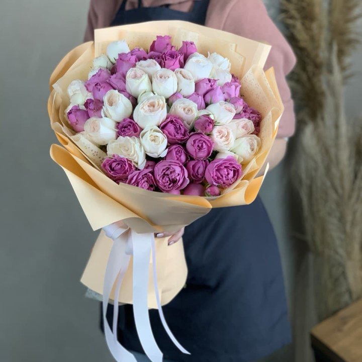 Букет кустовых роз Джулиана в Мурманске