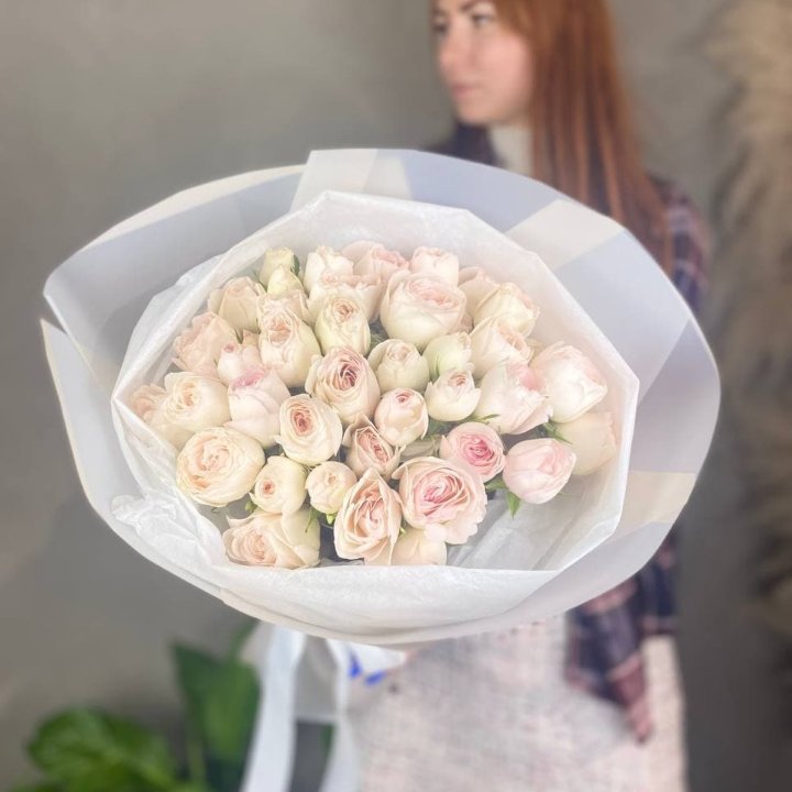 Букет кустовых роз в Мурманске