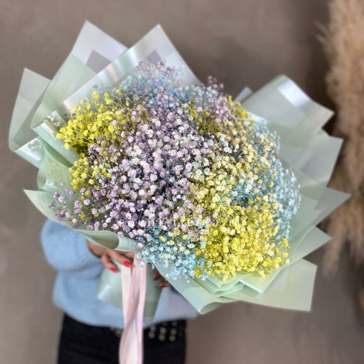 Букет радужных гипсофил в Мурманске