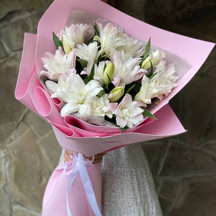 Букет пионовидных лилий №1 в Мурманске