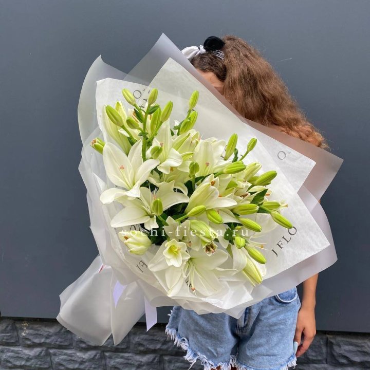 Букет  лилий "Воздушный"  в Мурманске