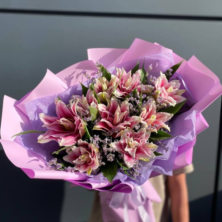 Букет пионовидных лилий №4 в Мурманске