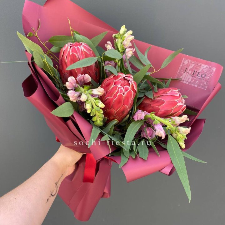 Букет из протеи "Квин" в Мурманске