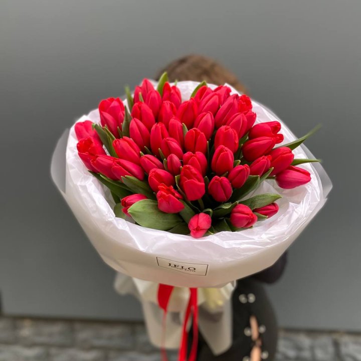 51 тюльпан "Любовь" в Мурманске