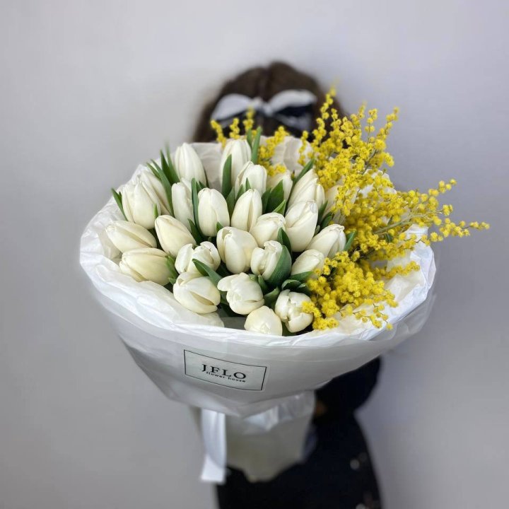 Дуо тюльпан и мимоза в Мурманске