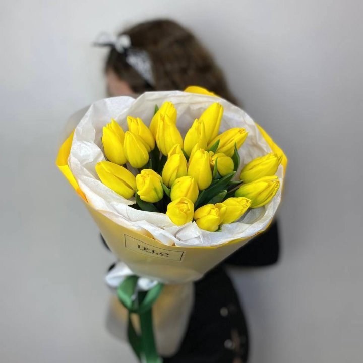  19 жёлтых тюльпанов в Мурманске