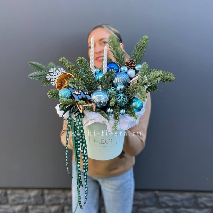 Композиция "Мери крисмас блю" в Мурманске