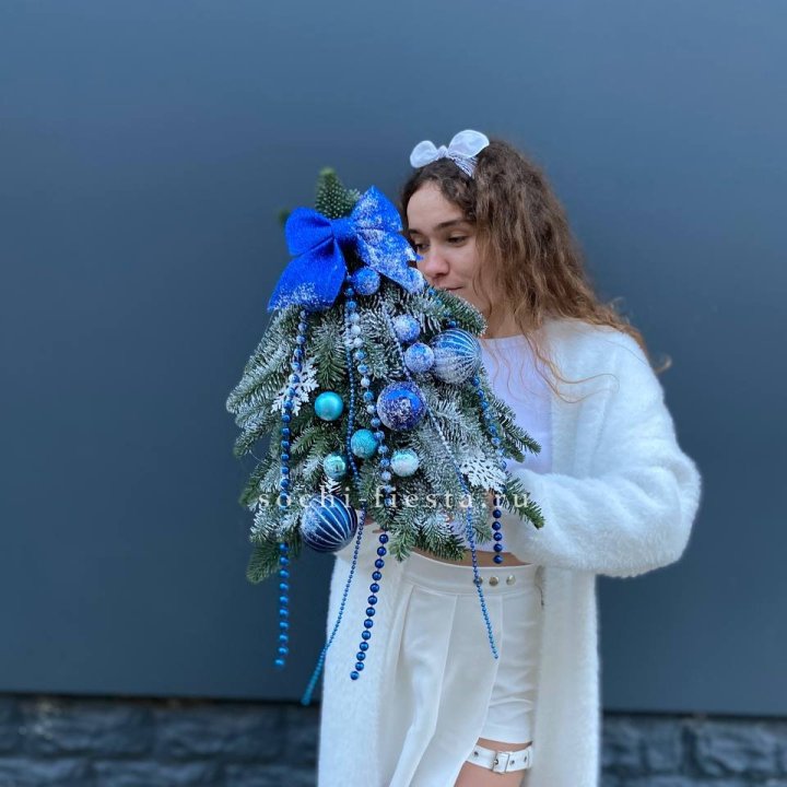 Новогодняя елочка "Блю" в Мурманске