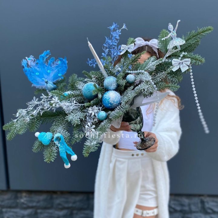 Композиция в бокале голубая в Мурманске